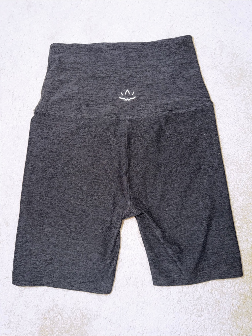 Beyond Yoga Women’s High Waist Biker Shorts Gray Charcoal Size Small Workout - Picture 2 of 5